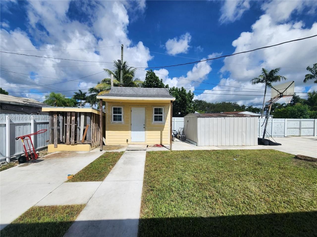 1025 NE 13th Ave, Homestead, FL 33033 Photo