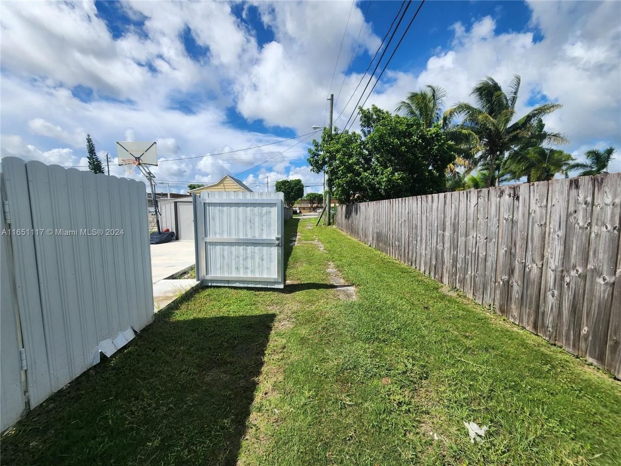 1025 NE 13th Ave, Homestead, FL 33033 Photo