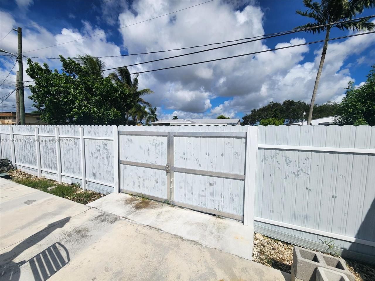 1025 NE 13th Ave, Homestead, FL 33033 Photo