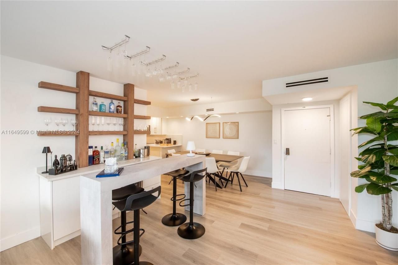 1111 Crandon Blvd, Unit A306, Key Biscayne, FL 33149 Photo