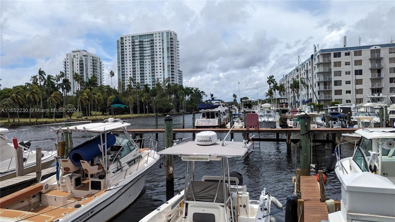 1700 NW N River Dr, Miami, FL 33125 Photo