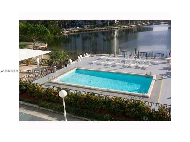 2750 NE 183rd St, Unit 707, Aventura, FL 33160 Photo