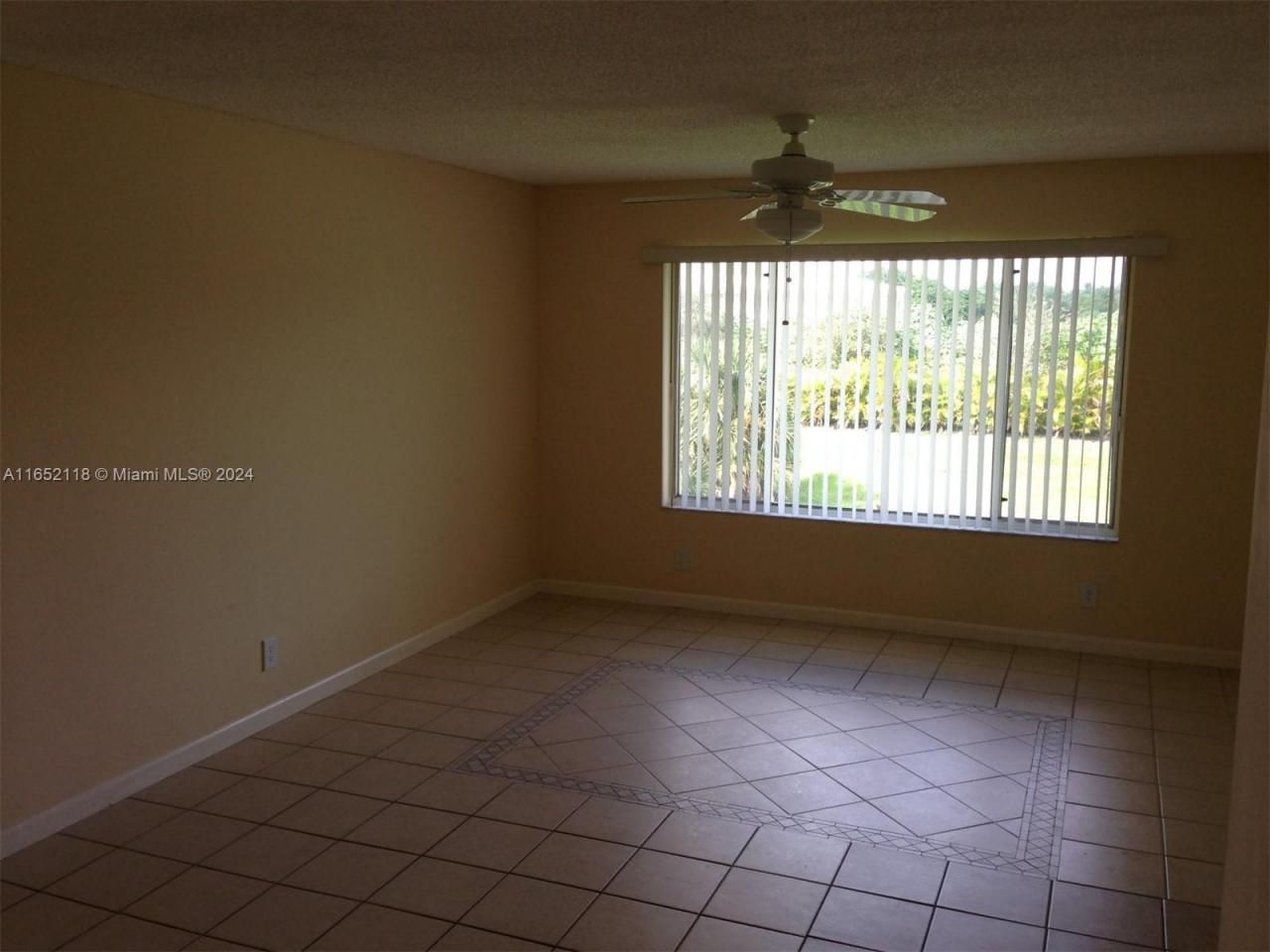 10127 Twin Lakes Dr, Unit 24-J, Coral Springs, FL 33071 Photo