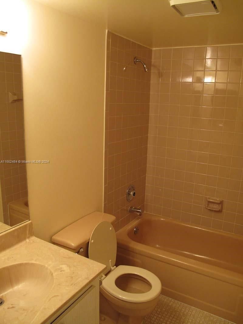 7320 Lake Cir Dr, Unit 404, Margate, FL 33063 Photo