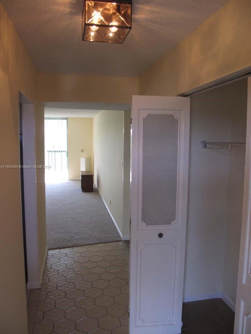 7320 Lake Cir Dr, Unit 404, Margate, FL 33063 Photo