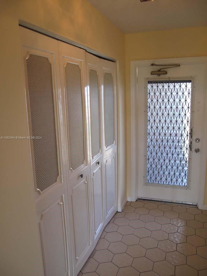 7320 Lake Cir Dr, Unit 404, Margate, FL 33063 Photo