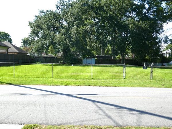 LITTLE FARMS Avenue, River Ridge, LA 70123