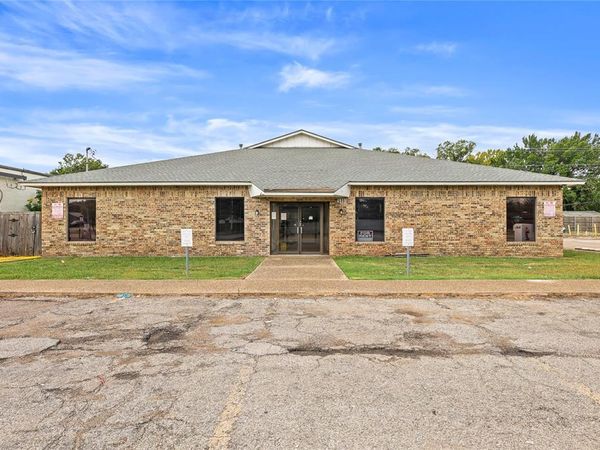 4915 Gus Thomasson Road, Mesquite, TX 75150