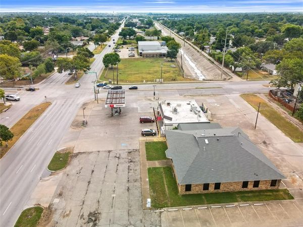 4915 Gus Thomasson Road, Mesquite, TX 75150
