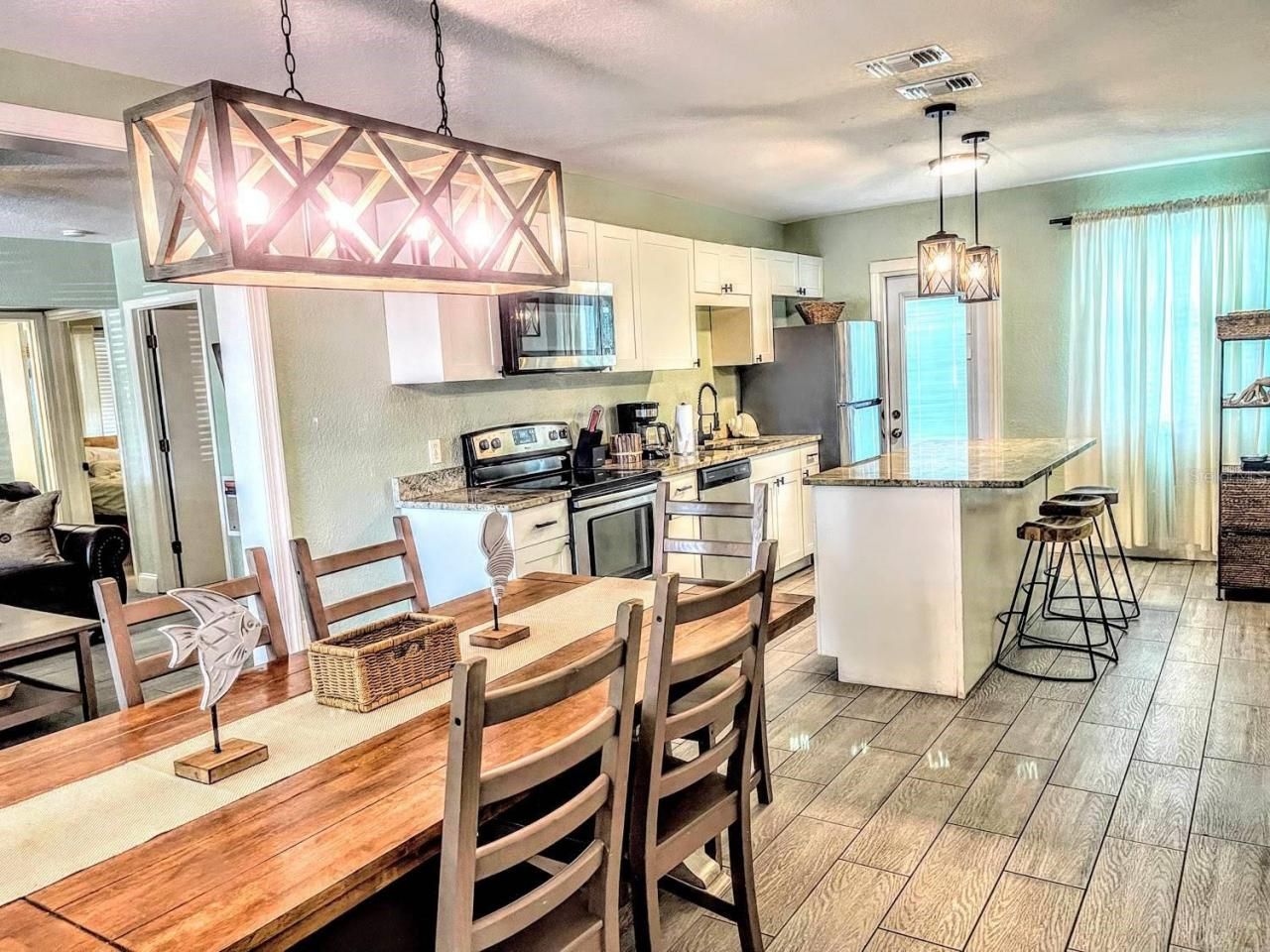 42 Somerset Street, Clearwater Beach, FL 33767 Photo