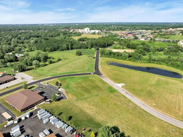 1575 S Feather Rock Drive, Crown Point, IN 46307