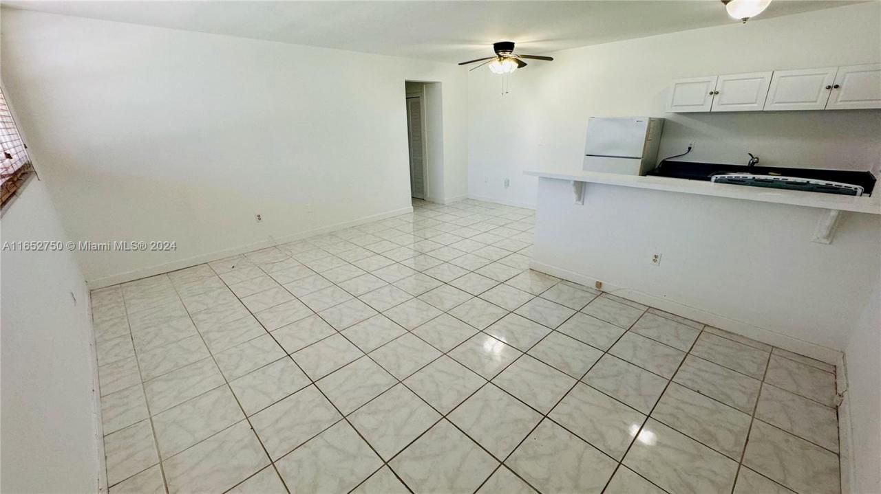 8000 Tatum Waterway Dr, Unit 1, Miami Beach, FL 33141 Photo