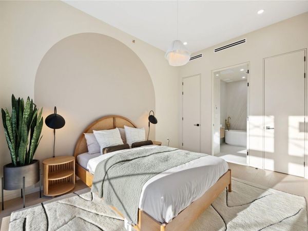 31-16 21st Street, Unit 2J, Astoria, NY 11106