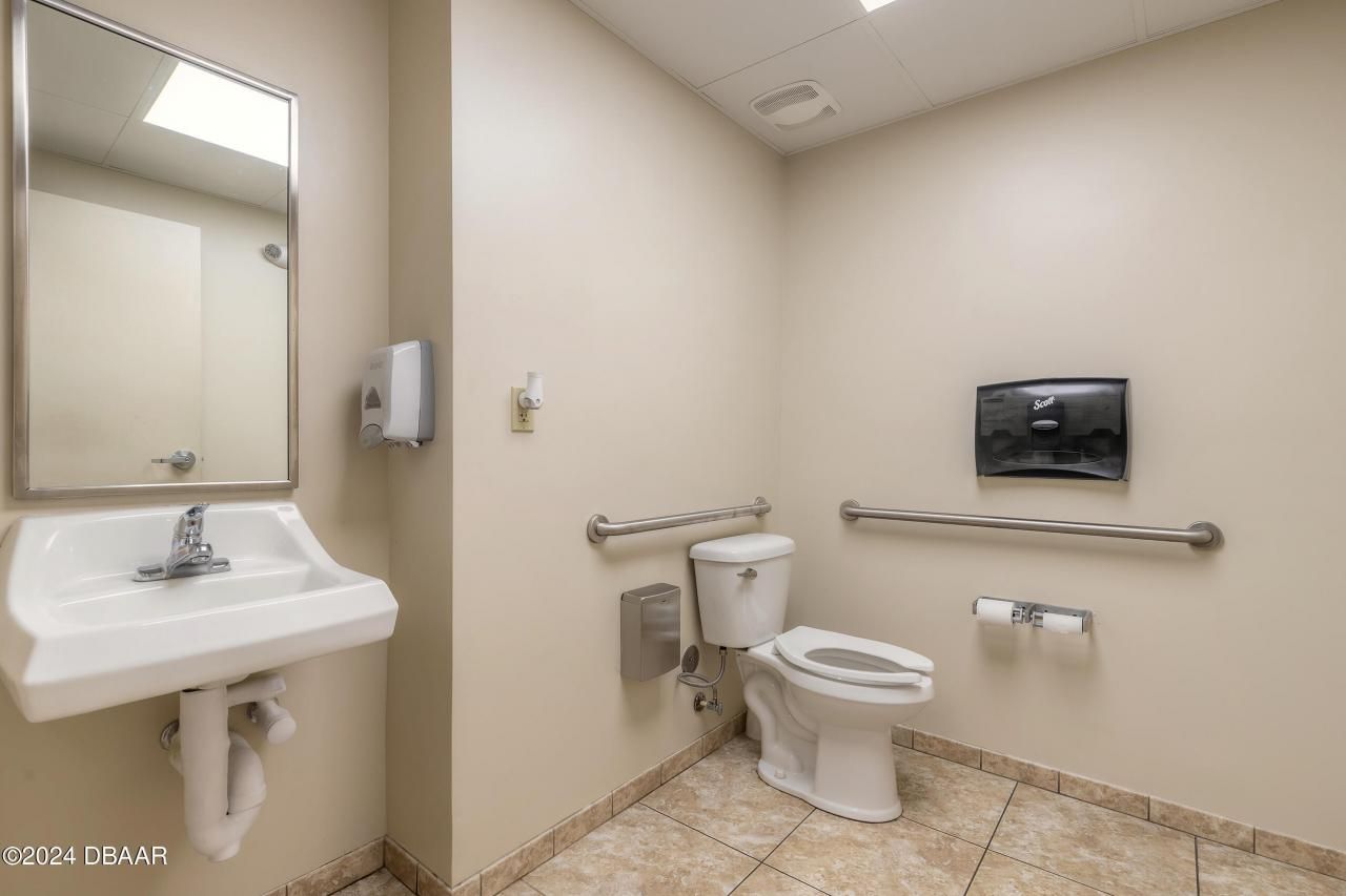 1075 Mason Avenue, Daytona Beach, FL 32117 Photo