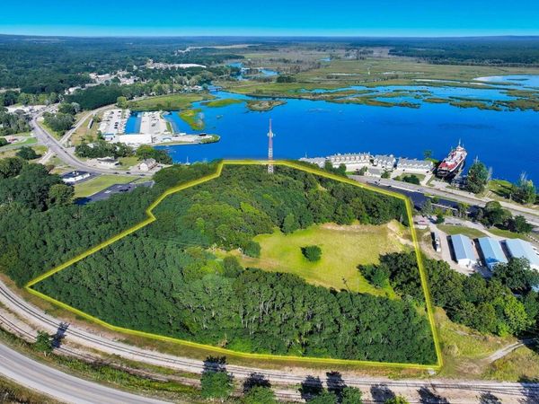 78 Arthur Street, Manistee, MI 00000