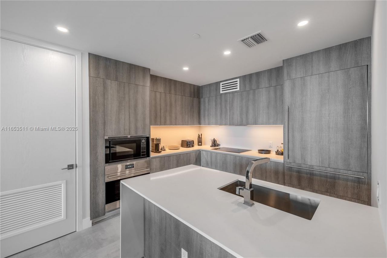 17550 Collins Ave, Unit 1203, Sunny Isles Beach, FL 33160 Photo