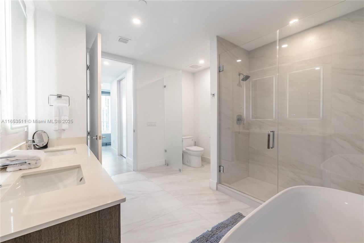 17550 Collins Ave, Unit 1203, Sunny Isles Beach, FL 33160 Photo
