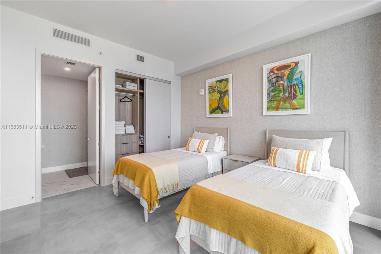 17550 Collins Ave, Unit 1203, Sunny Isles Beach, FL 33160 Photo
