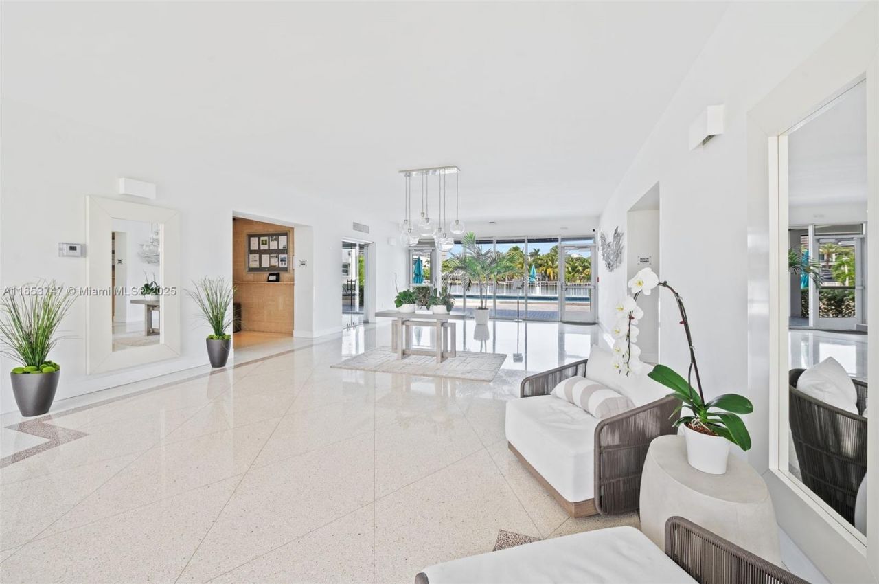 9381 E Bay Harbor Dr, Unit 603S, Bay Harbor Islands, FL 33154 Photo