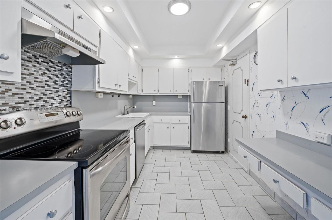 9381 E Bay Harbor Dr, Unit 603S, Bay Harbor Islands, FL 33154 Photo