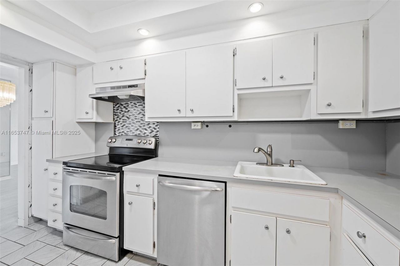 9381 E Bay Harbor Dr, Unit 603S, Bay Harbor Islands, FL 33154 Photo