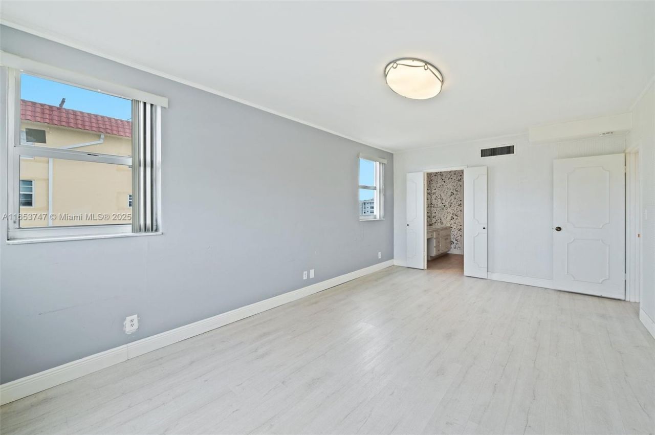 9381 E Bay Harbor Dr, Unit 603S, Bay Harbor Islands, FL 33154 Photo