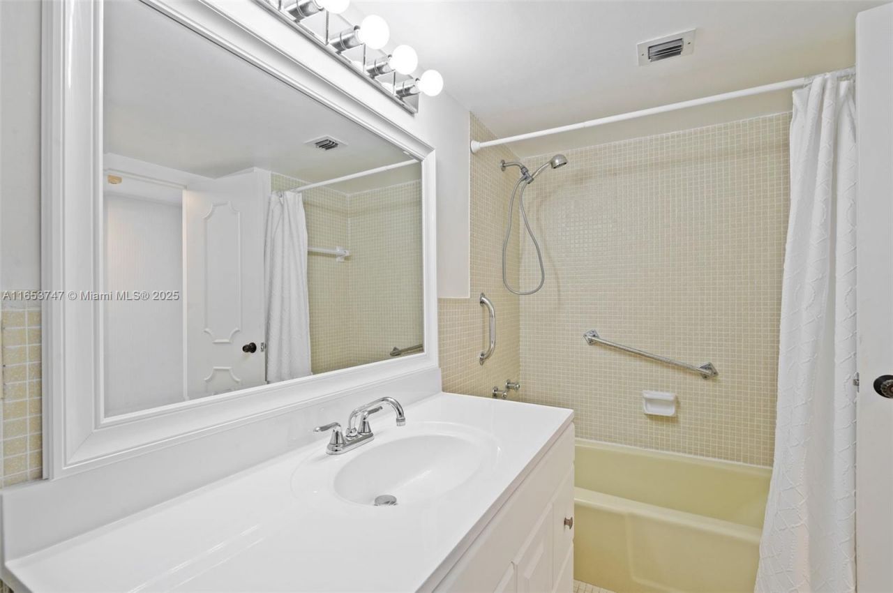 9381 E Bay Harbor Dr, Unit 603S, Bay Harbor Islands, FL 33154 Photo