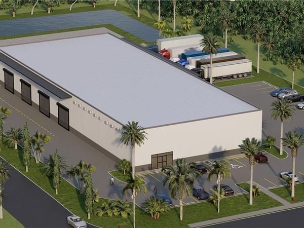 2501 Diplomat PKWY E, CAPE CORAL, FL 33909