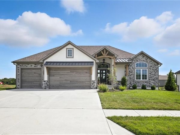 1807 Halls Creek Avenue, Raymore, MO 64083