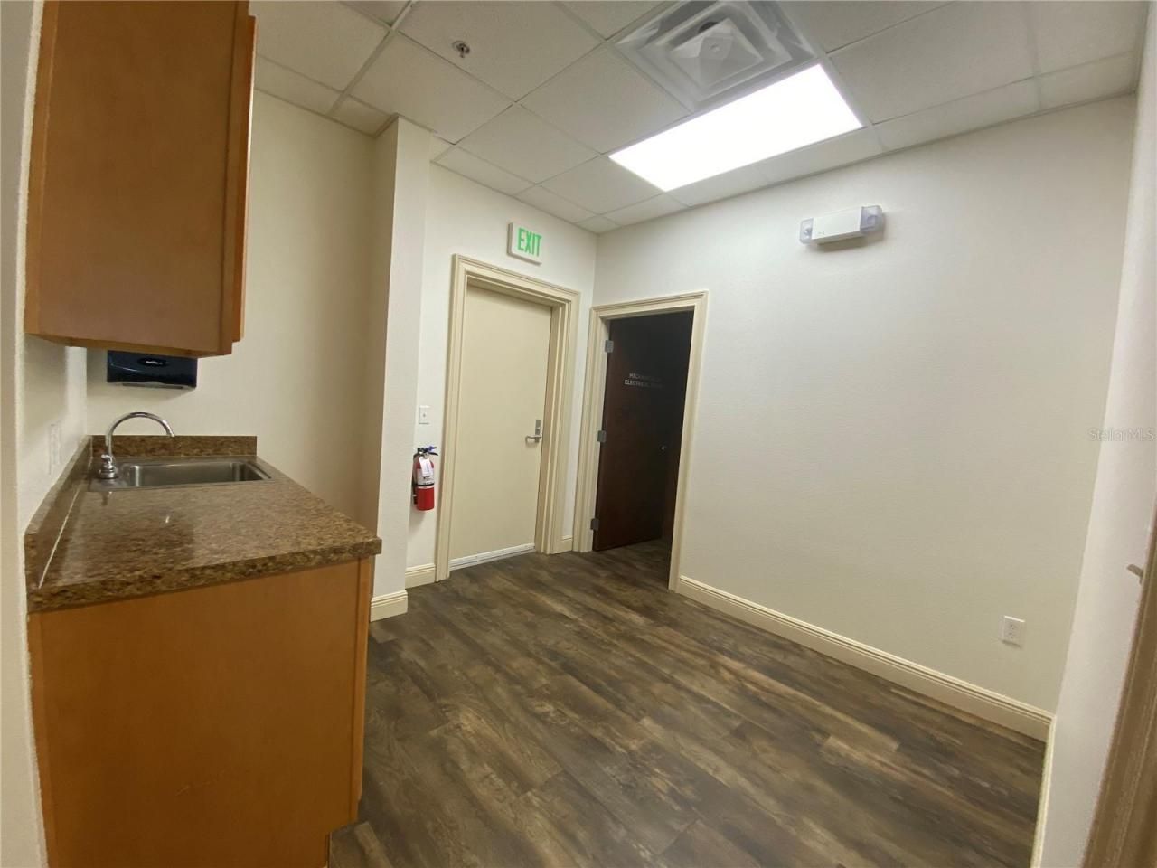 737 County Road 466, Lady Lake, FL 32159 Photo