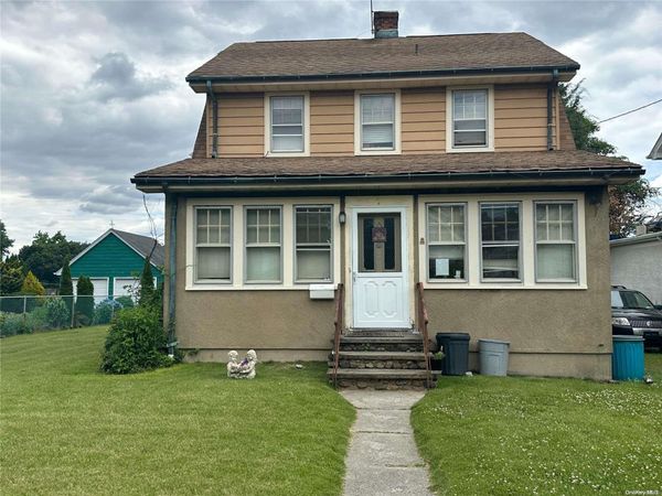 7 Hayden Avenue, Great Neck, NY 11024