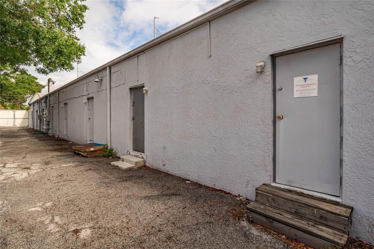 1950 W Dr Martin Luther King Jr Boulevard, Tampa, FL 33607 Photo