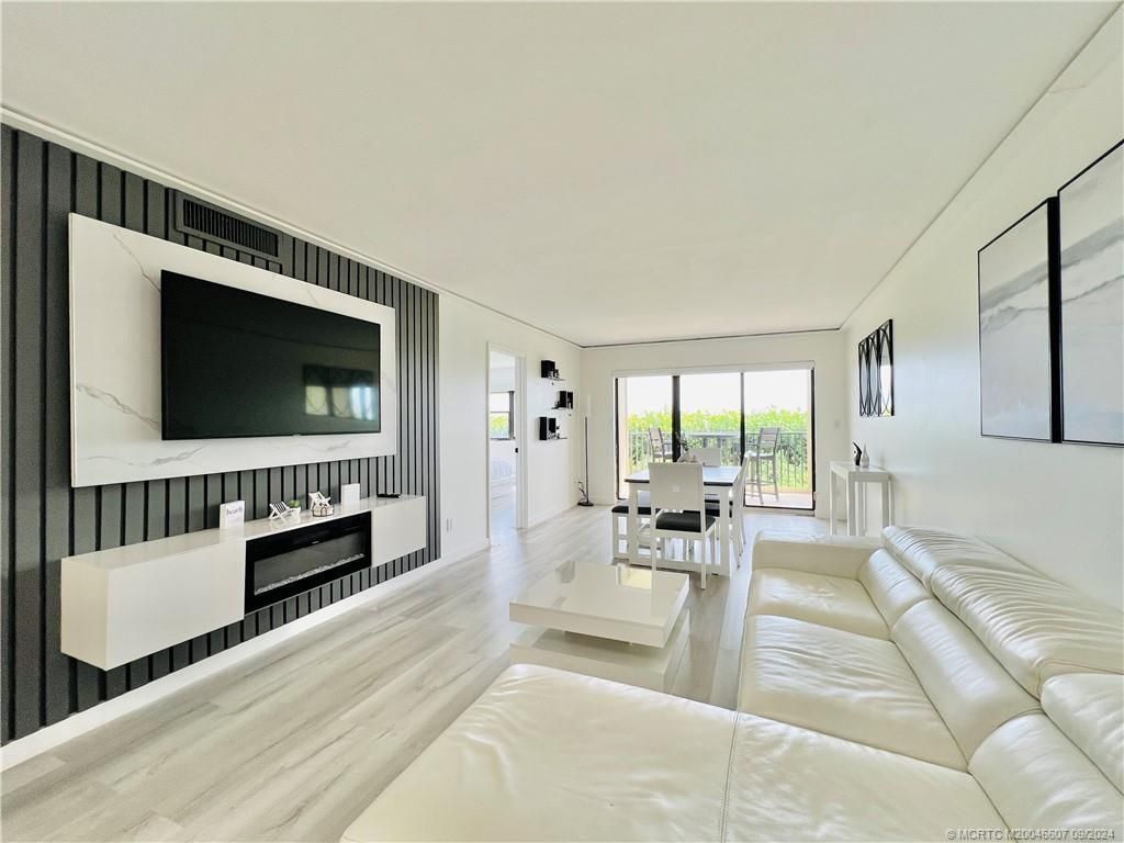 10044 S Ocean Drive, Unit 205, Jensen Beach, FL 34957 Photo