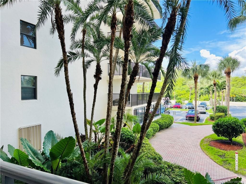 10044 S Ocean Drive, Unit 205, Jensen Beach, FL 34957 Photo