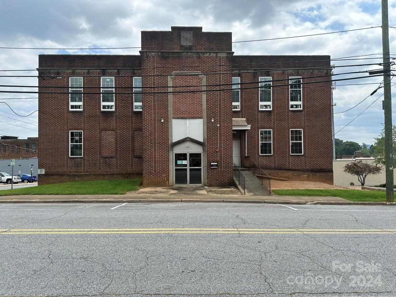 901 Ashe Avenue Nw, Lenoir, NC 28645