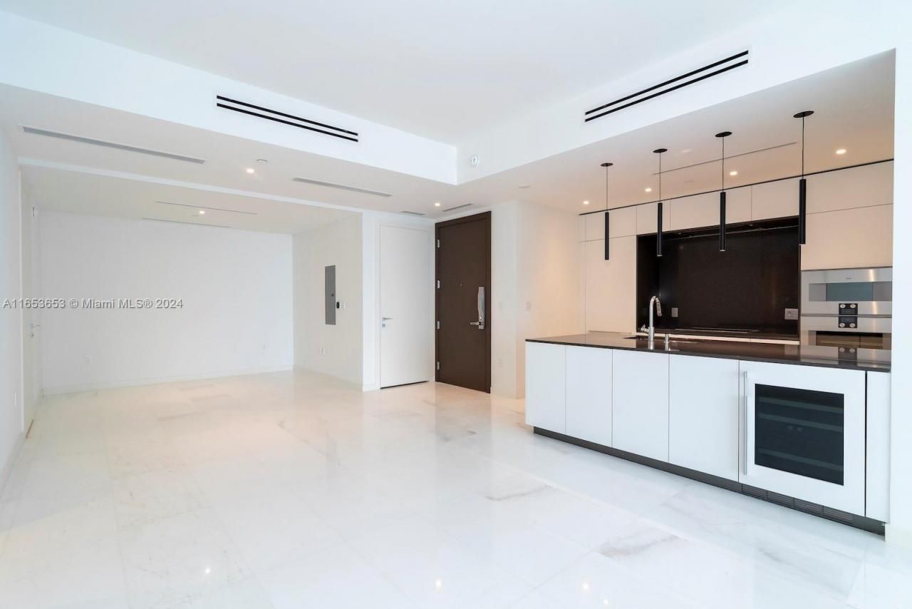 300 Biscayne Blvd Way, Unit 902, Miami, FL 33131 Photo