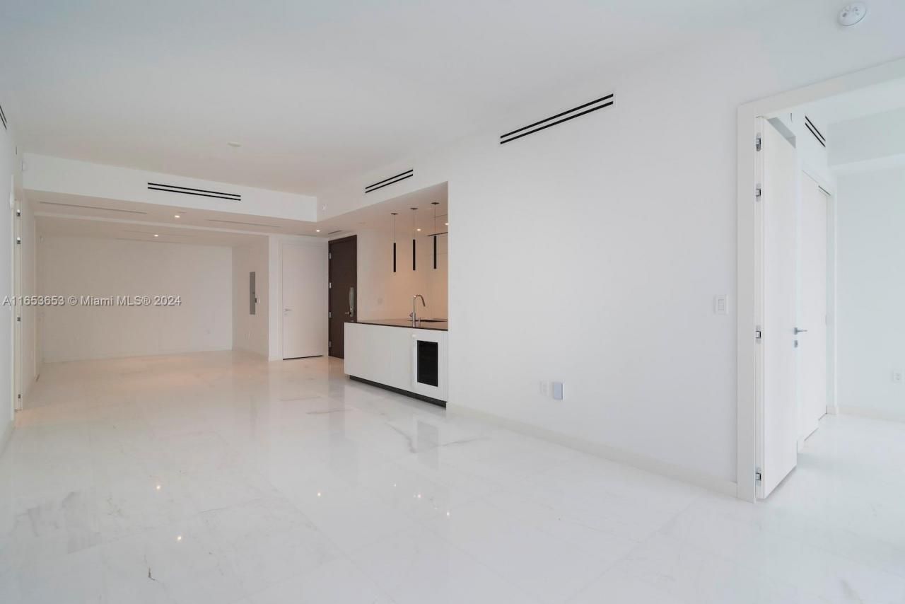 300 Biscayne Blvd Way, Unit 902, Miami, FL 33131 Photo