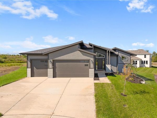 8978 Shady Bend Road, Lenexa, KS 66227