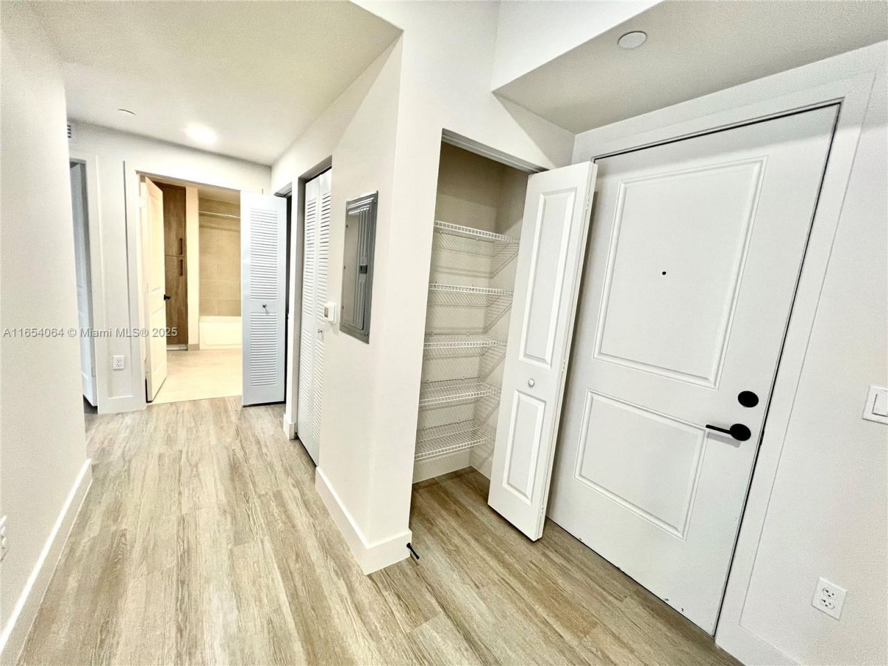 18412 Homestead Ave, Unit 606, Miami, FL 33157 Photo