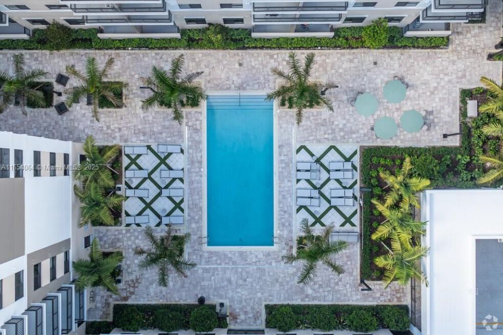 18412 Homestead Ave, Unit 606, Miami, FL 33157 Photo