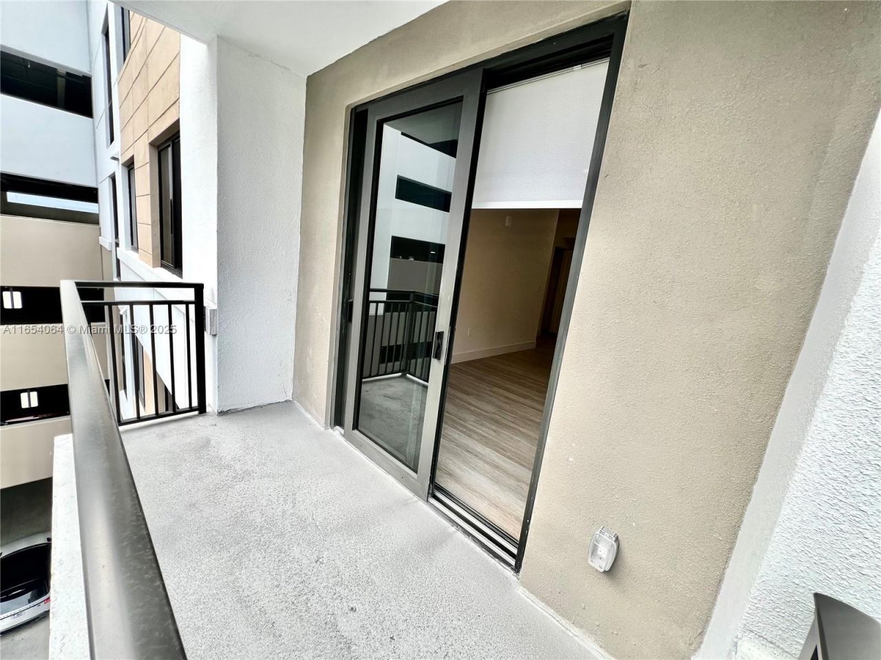 18412 Homestead Ave, Unit 606, Miami, FL 33157 Photo