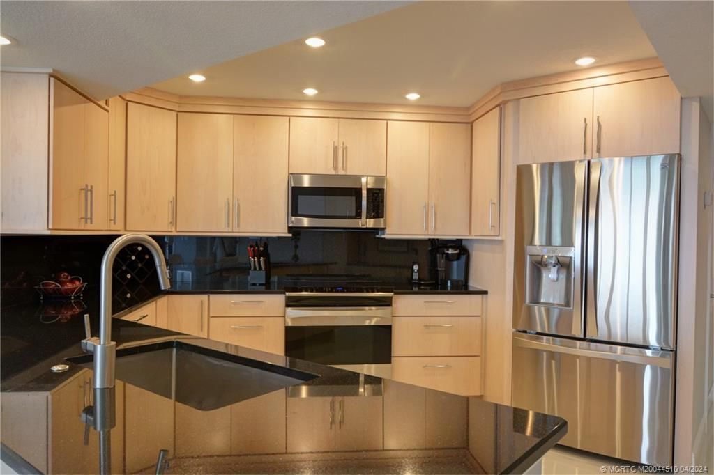 9500 S Ocean Drive, Unit 1805, Jensen Beach, FL 34957 Photo