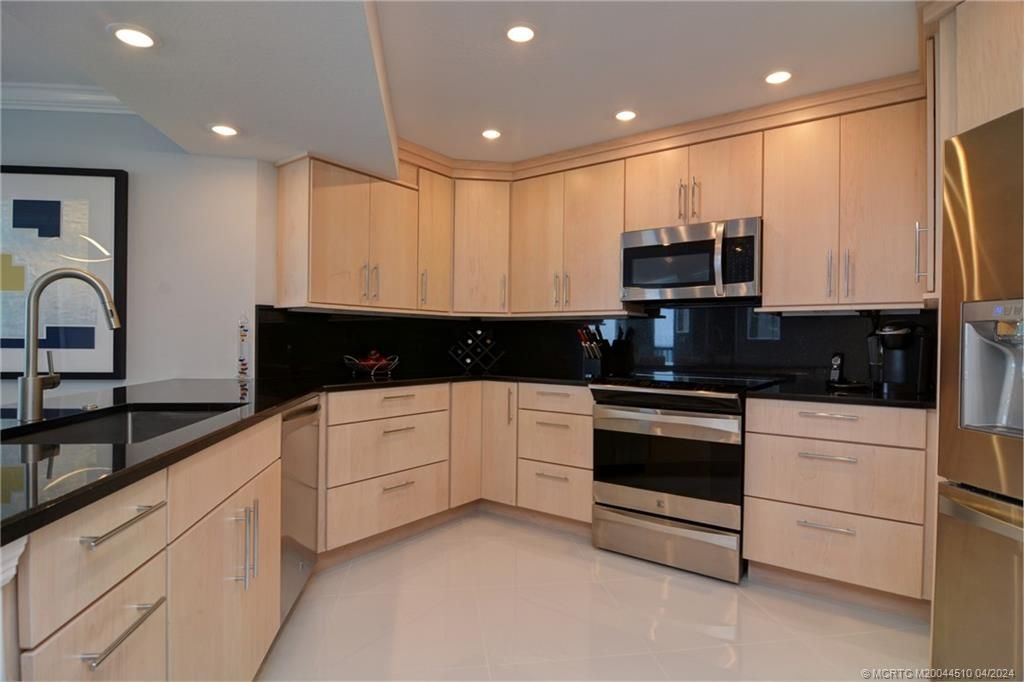 9500 S Ocean Drive, Unit 1805, Jensen Beach, FL 34957 Photo