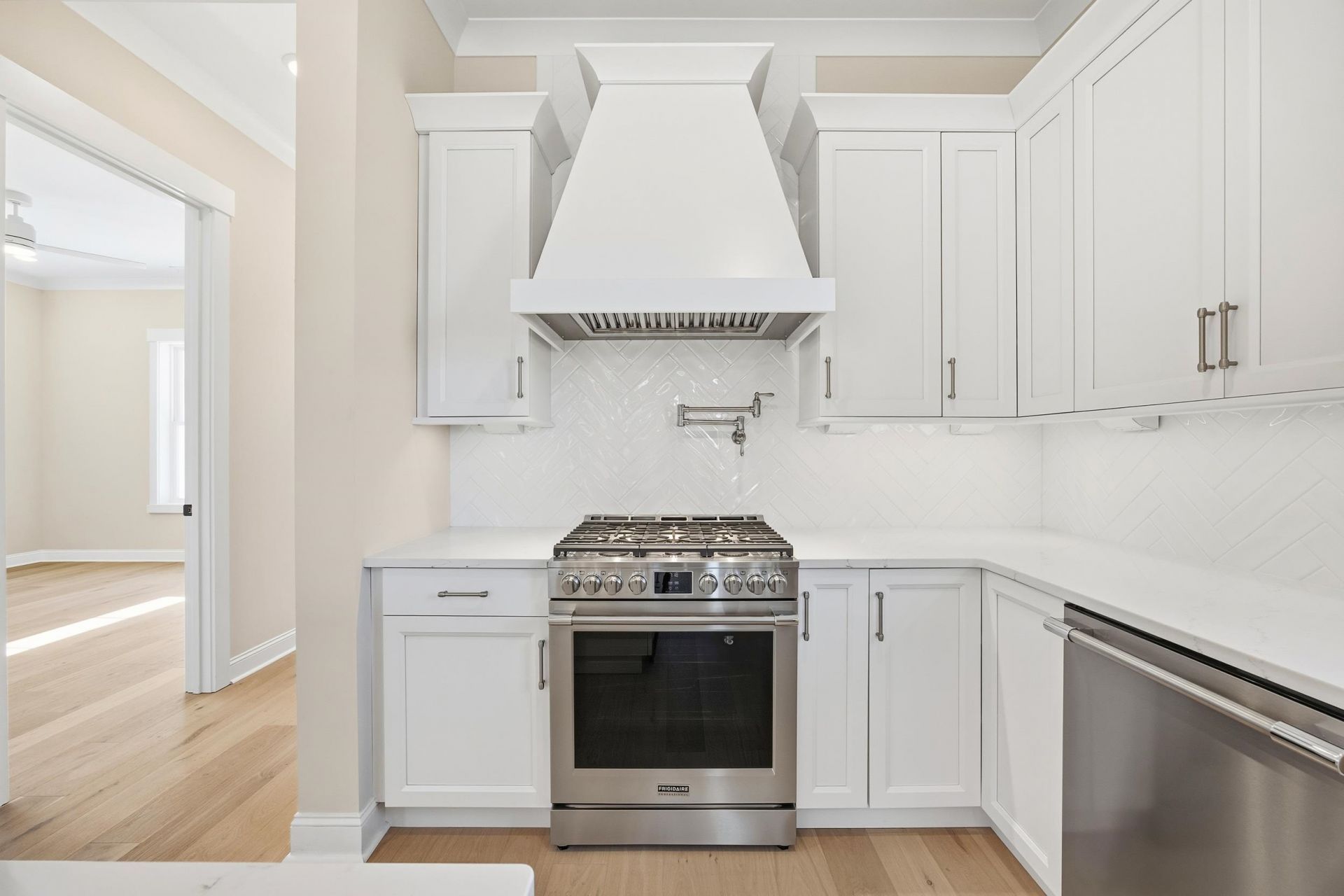 8111 Laurel Ash Ave. Photo 11