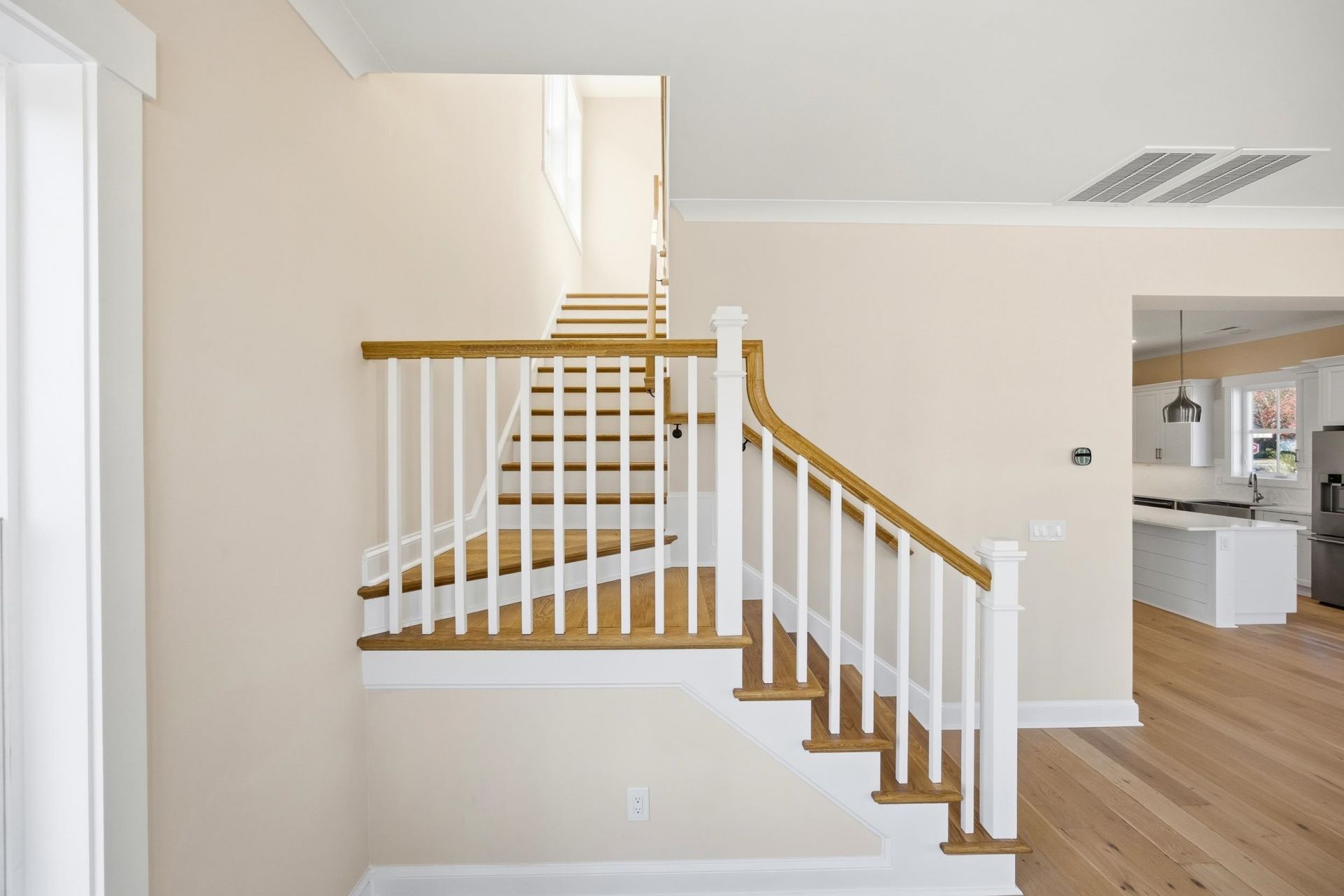 8111 Laurel Ash Ave. Photo 32