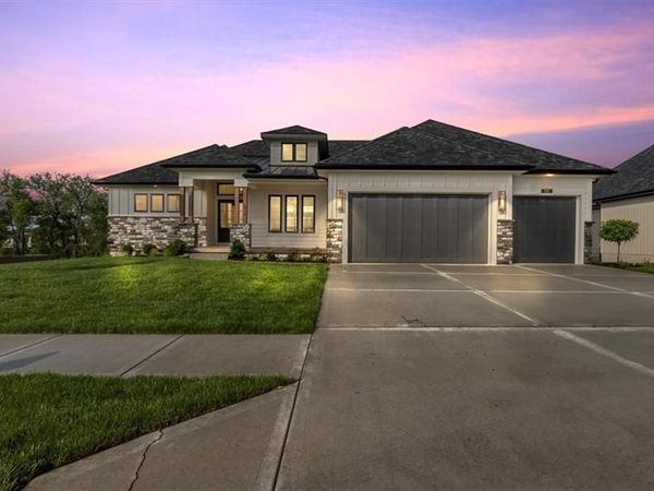 8732 N Lewis Avenue, Kansas City, MO 64157