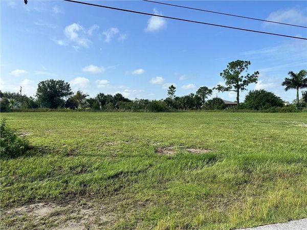 1104 NE 32nd LN, CAPE CORAL, FL 33909