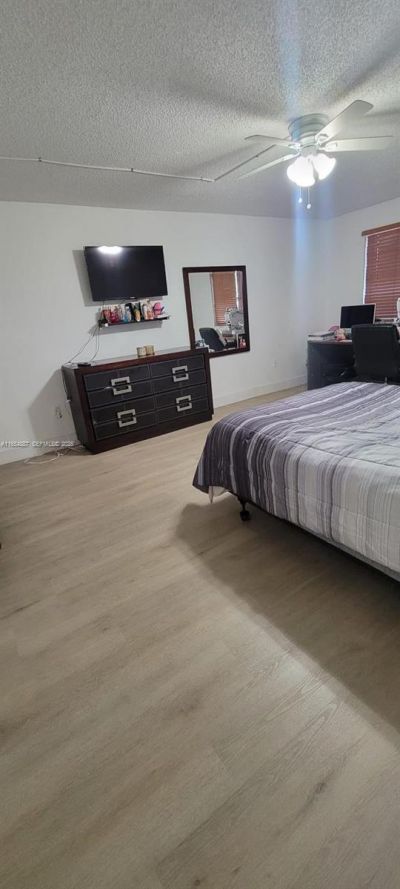 6960 Miami Gardens Dr, Unit 2-525, Hialeah, FL 33015 Photo