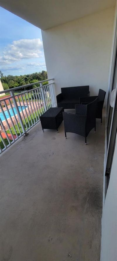 6960 Miami Gardens Dr, Unit 2-525, Hialeah, FL 33015 Photo