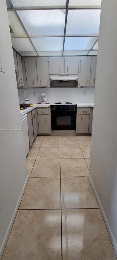 6960 Miami Gardens Dr, Unit 2-525, Hialeah, FL 33015 Photo